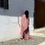 زوج يجبر زوجته على أكل فضلاته